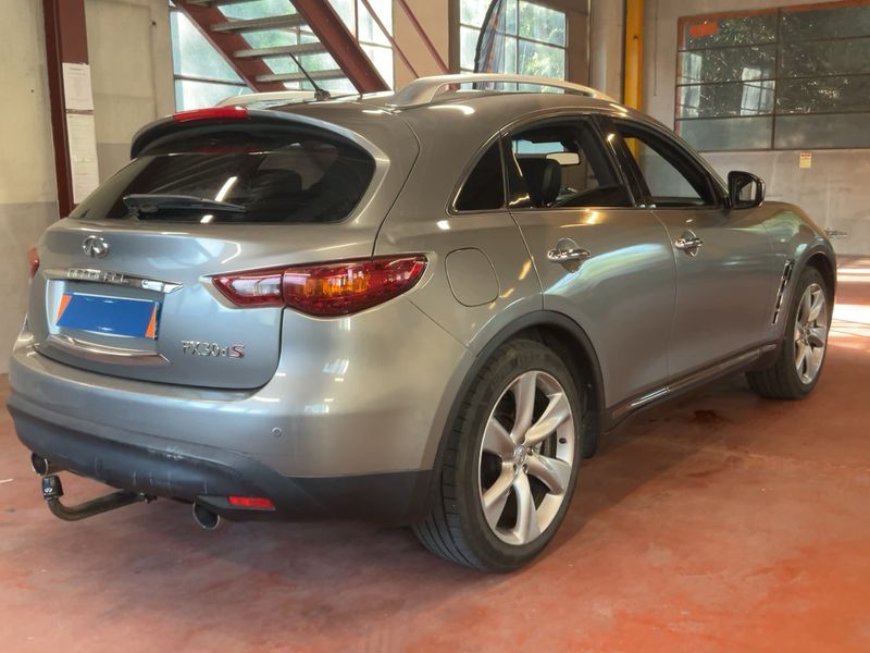 Infiniti FX 3.0 V6 Diesel FX30d S Premium 2010 – снимка 8