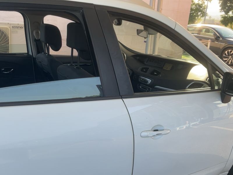 Renault Grand Scenic 1.5 dCi Selection 2015 – снимка 10