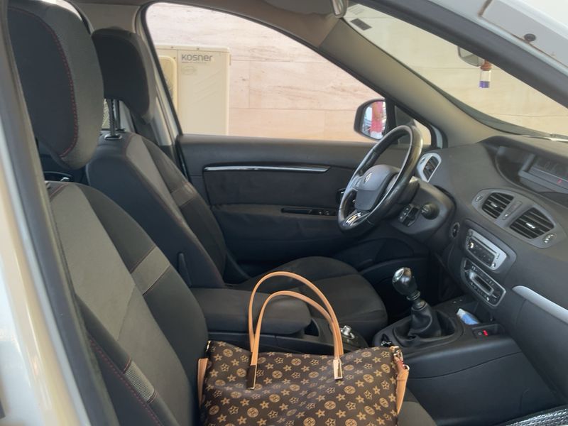 Renault Grand Scenic 1.5 dCi Selection 2015 – снимка 16