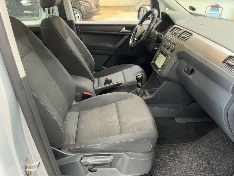Volkswagen Caddy 2.0 TDI Maxi Trendline BlueMotion Tech 2017 – снимка 16
