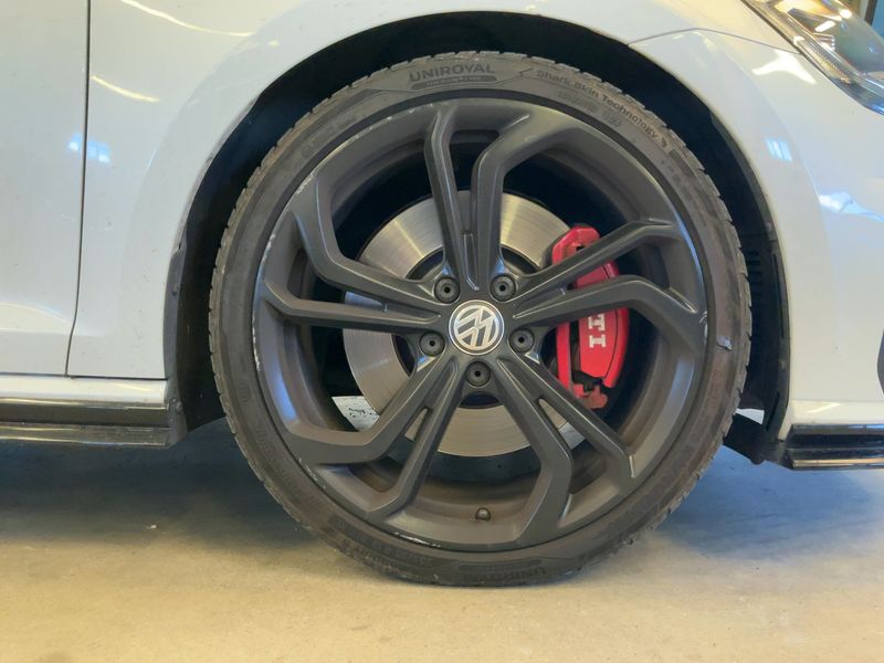 Volkswagen Golf VII 2.0 TSI GTI TCR 2019 – снимка 11