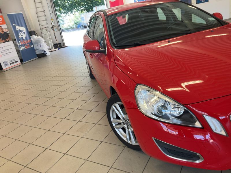 Volvo V60 1.6 T3 Momentum 2011 – снимка 12