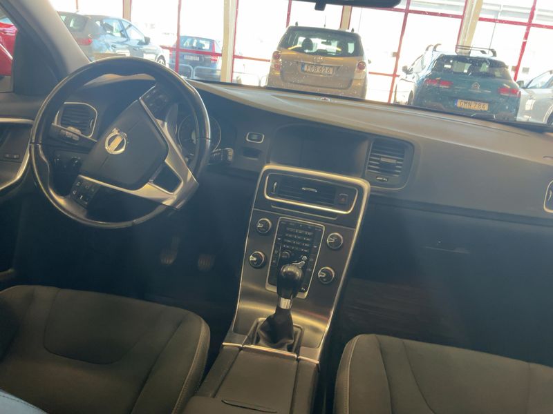 Volvo V60 1.6 T3 Momentum 2011 – снимка 18