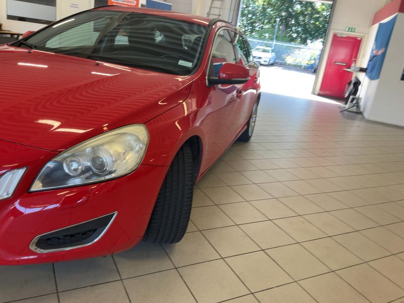 Volvo V60 1.6 T3 Momentum 2011 – снимка 2