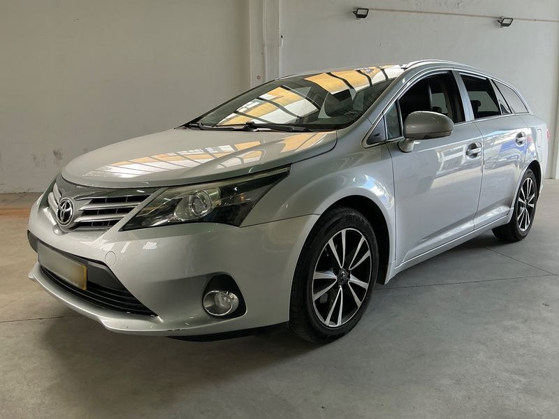 Toyota Avensis 2.0 D-4D 2014 – снимка 1