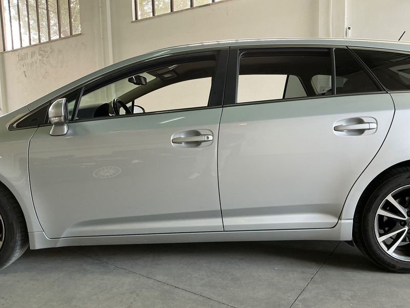Toyota Avensis 2.0 D-4D 2014 – снимка 4