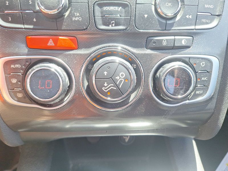 Citroen C4 1.6 HDi Exclusive 2011 – снимка 23