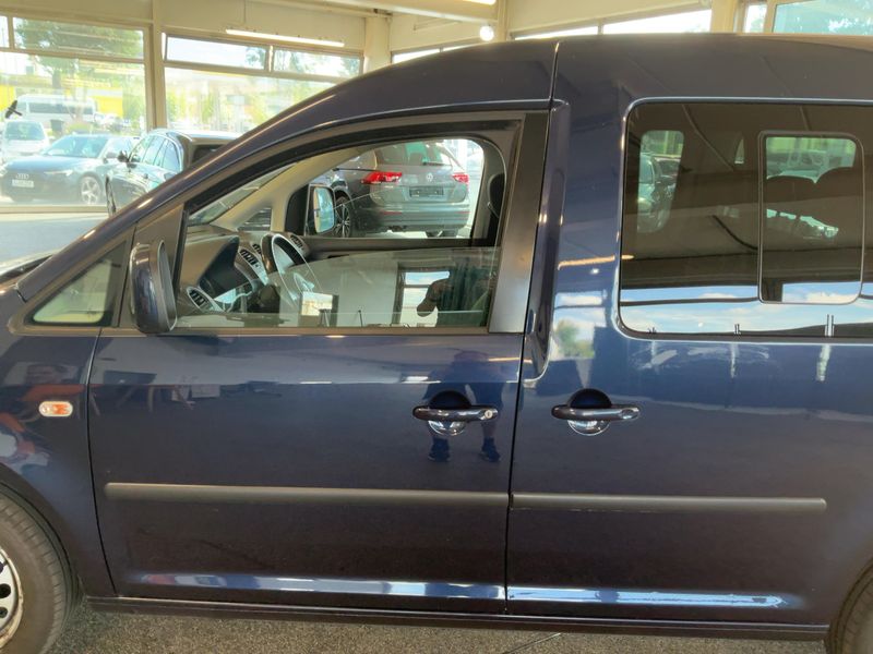 Volkswagen Caddy 2.0 TDI Roncalli Trendline 2011 – снимка на щета
