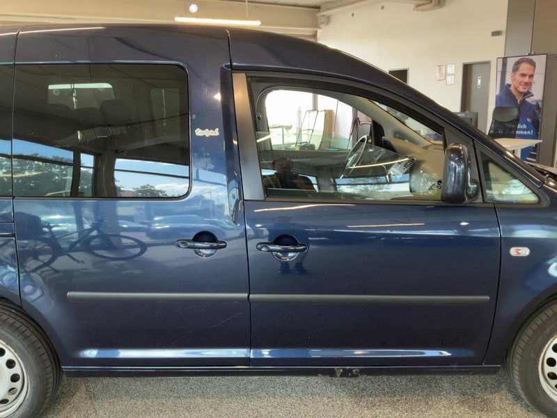 Volkswagen Caddy 2.0 TDI Roncalli Trendline 2011 – снимка на щета