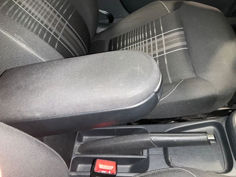 Volkswagen Polo 1.4 TDI Lounge BlueMotion Tech 2015 – снимка 41