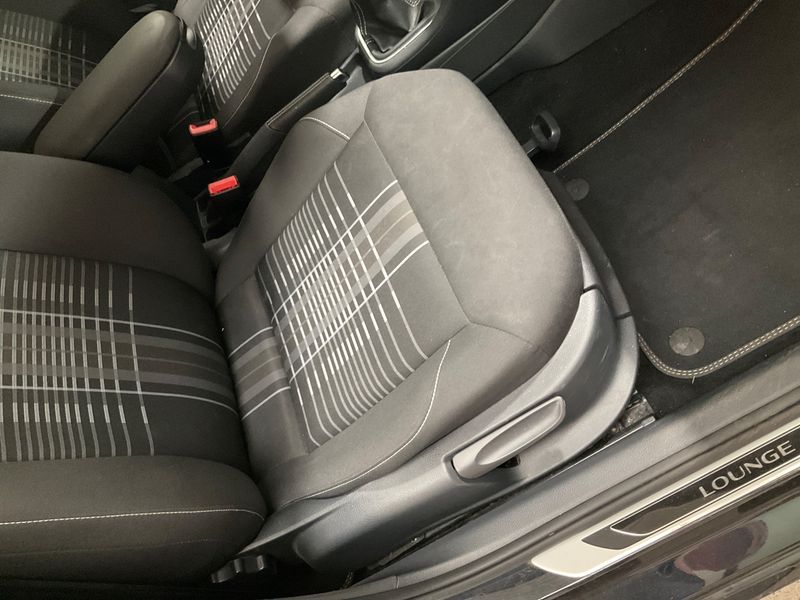 Volkswagen Polo 1.4 TDI Lounge BlueMotion Tech 2015 – снимка 26