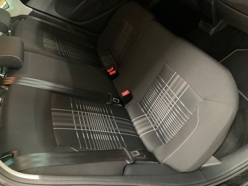 Volkswagen Polo 1.4 TDI Lounge BlueMotion Tech 2015 – снимка 33