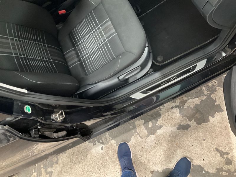 Volkswagen Polo 1.4 TDI Lounge BlueMotion Tech 2015 – снимка 39