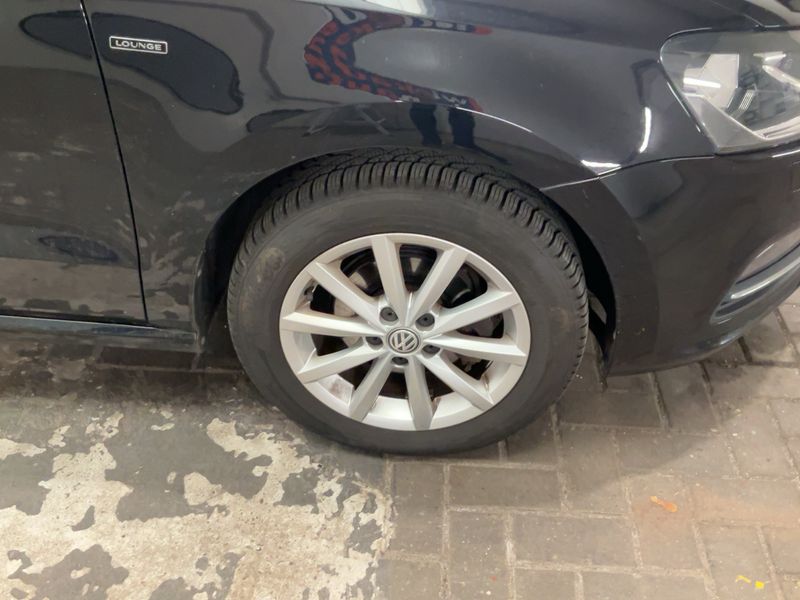 Volkswagen Polo 1.4 TDI Lounge BlueMotion Tech 2015 – снимка 11