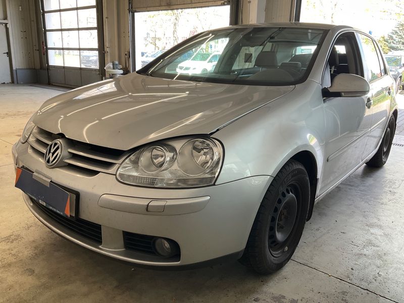 Volkswagen Golf V 1.6 FSI Tour 2007 – снимка 1
