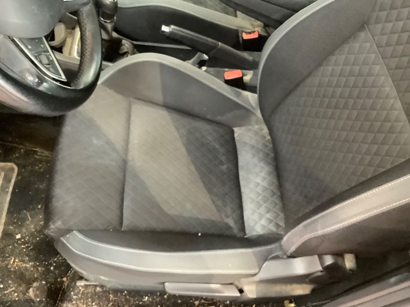 Skoda Rapid Spaceback 1.2 TSI Emotion Plus 2015 – снимка 42