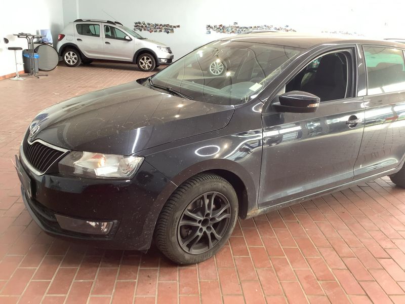 Skoda Rapid Spaceback 1.2 TSI Emotion Plus 2015 – снимка 2