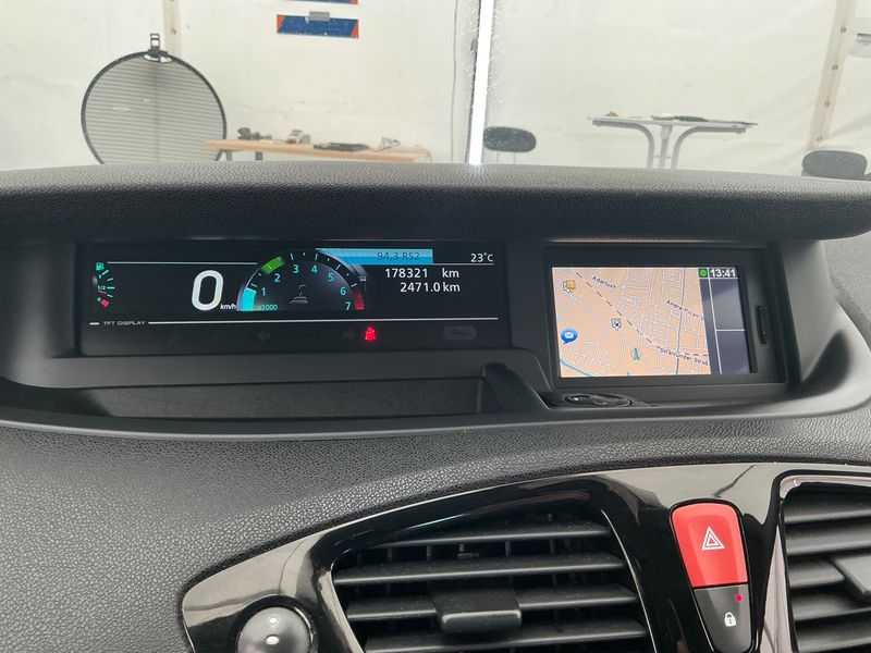 Renault Scenic 1.4 TCe Dynamique 2011 – снимка 4