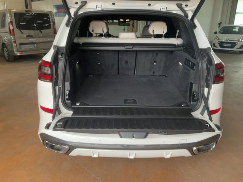 BMW X5 xDrive 30d Mild-Hybrid M Sport 2021 – снимка 15