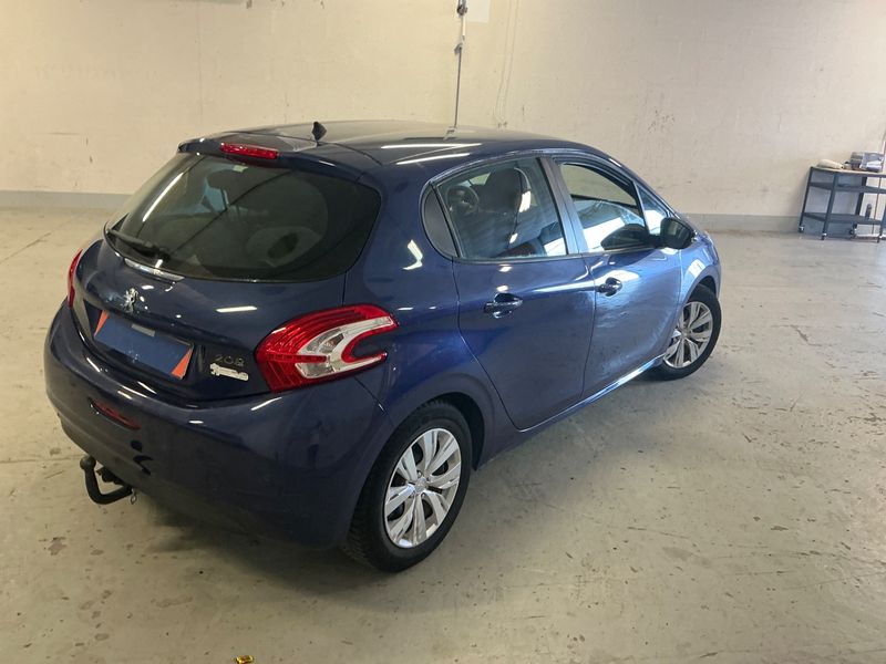 Peugeot 208 1.2 e-VTi Active 2014 – снимка 2