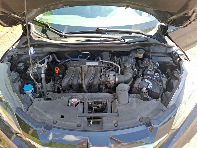 Honda HR-V 1.5 i-VTEC Exclusive Navi 2016 – снимка 8