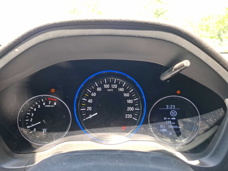 Honda HR-V 1.5 i-VTEC Exclusive Navi 2016 – снимка 12