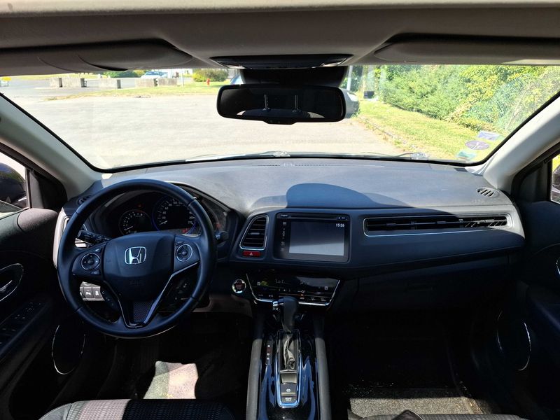Honda HR-V 1.5 i-VTEC Exclusive Navi 2016 – снимка 11