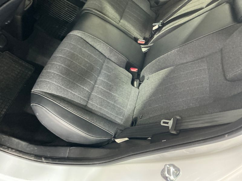 Honda Jazz 1.5 i-MMD Hybrid Elegance 2022 – снимка 27