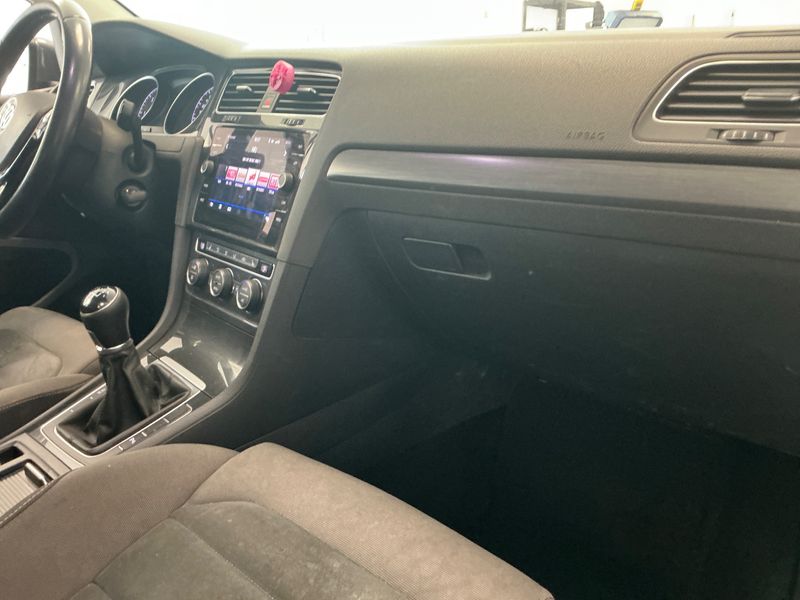 Volkswagen Golf VII 1.6 TDI Comfortline BlueMotion Tech 2018 – снимка 23