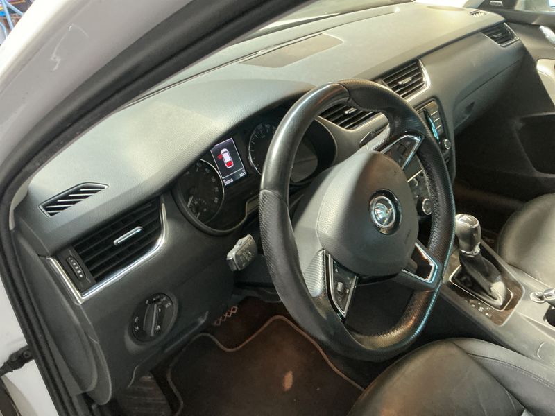 Skoda Octavia 2.0 TDI Elegance 2014 – снимка 40