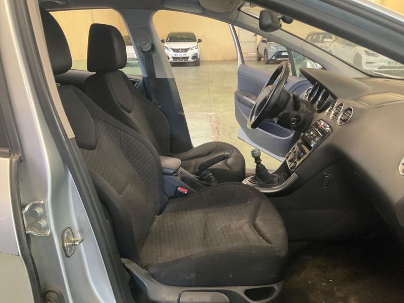 Peugeot 308 1.6 HDi Allure 2011 – снимка 3