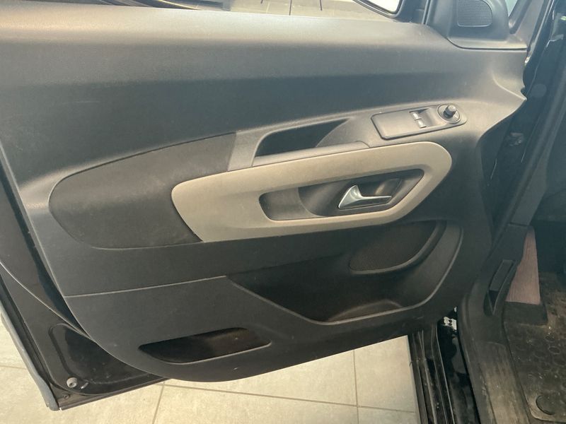 Peugeot Rifter 1.5 Diesel Allure L1 2018 – снимка 41