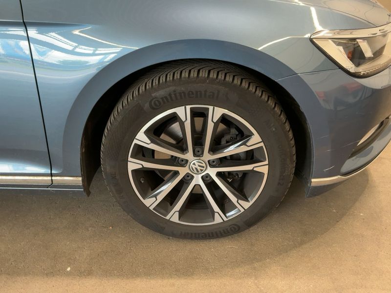 Volkswagen Passat 2.0 TDI Highline BlueMotion Tech 2018 – снимка 11