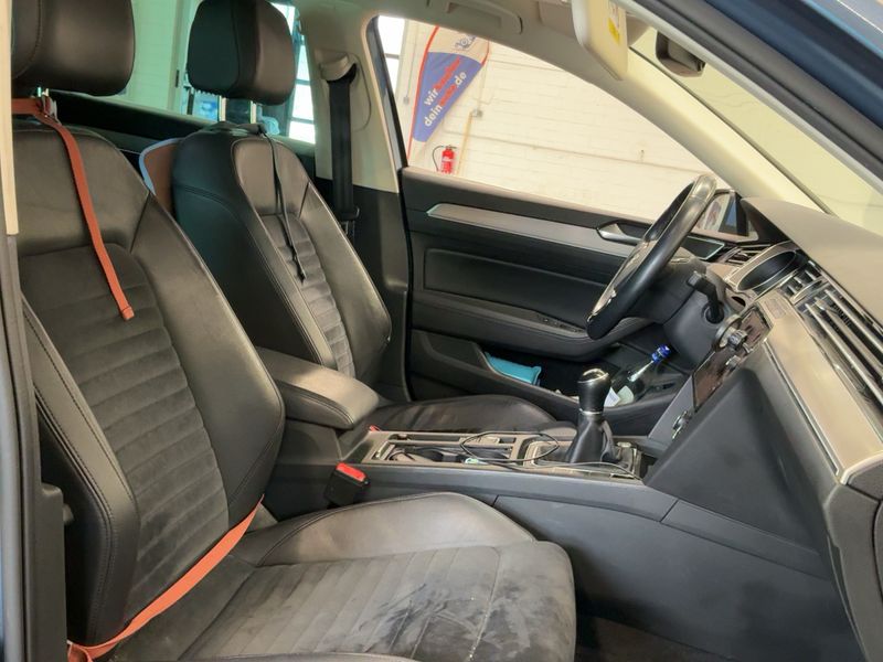 Volkswagen Passat 2.0 TDI Highline BlueMotion Tech 2018 – снимка 16