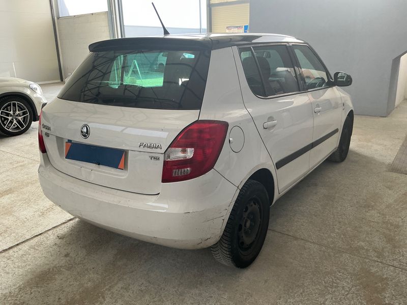 Skoda Fabia 1.2 TSI Visage 2013 – снимка 2