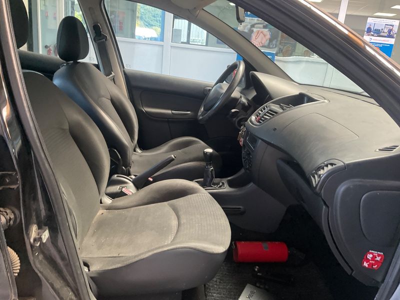 Peugeot 206+ 1.4 HDi Urban 2011 – снимка 3