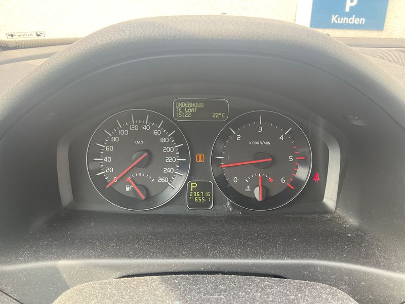 Volvo V50 2.4 D5 Momentum 2010 – снимка 4