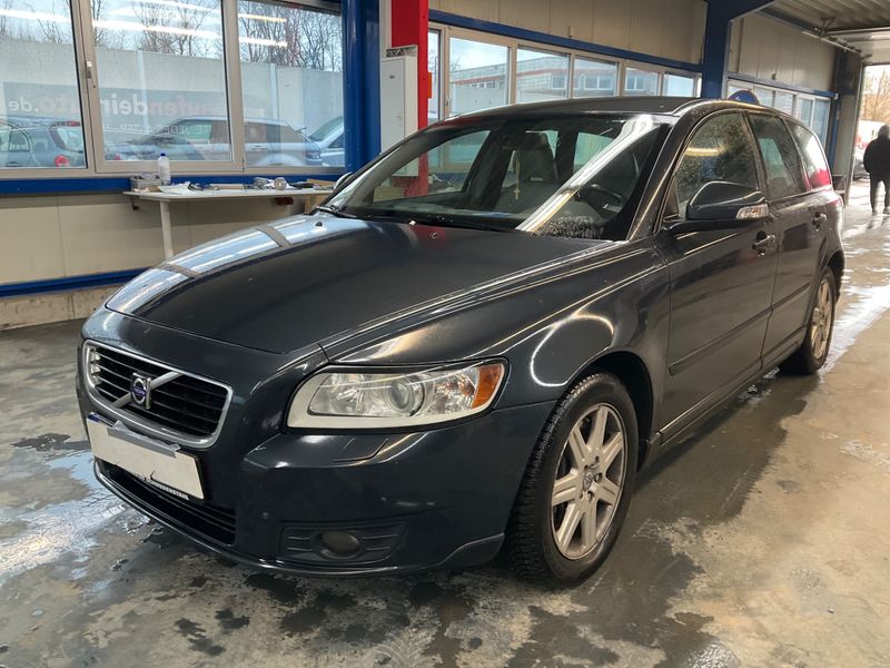 Volvo V50 2.4 D5 Momentum 2010 – снимка 1
