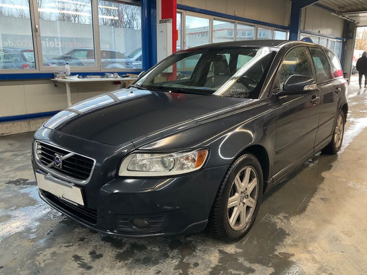 Volvo V50 2.4 D5 Momentum 2010 – снимка 1