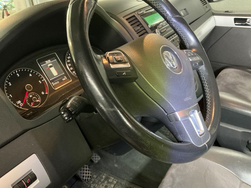 Volkswagen T5 Multivan 2.0 TDI Highline 4Motion 2013 – снимка 36