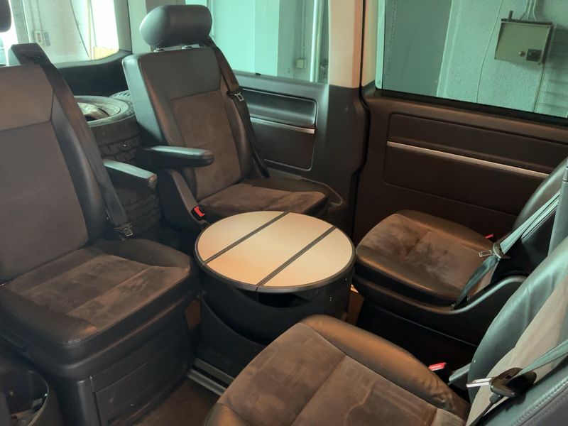 Volkswagen T5 Multivan 2.0 TDI Highline 4Motion 2013 – снимка 20