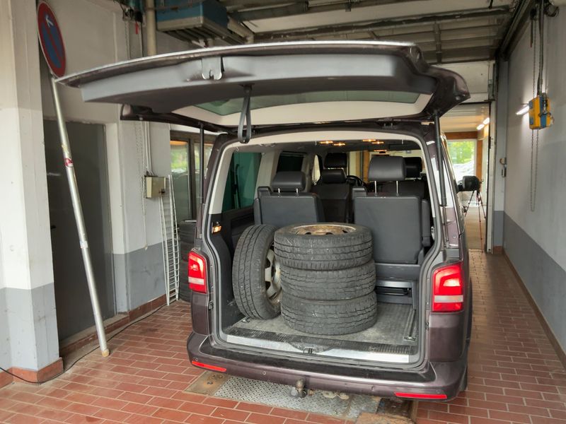 Volkswagen T5 Multivan 2.0 TDI Highline 4Motion 2013 – снимка 16