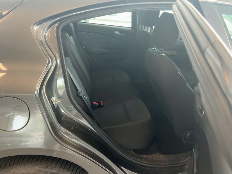 Alfa Romeo Giulietta 1.4 Turbo Distinctive 2010 – снимка 19