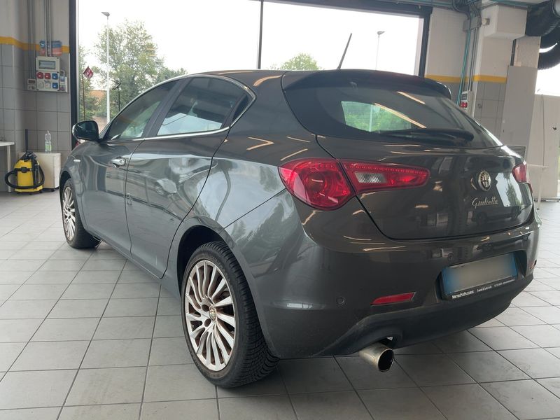 Alfa Romeo Giulietta 1.4 Turbo Distinctive 2010 – снимка 6