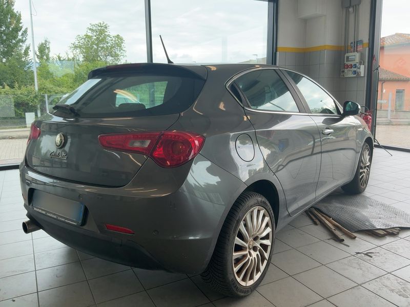 Alfa Romeo Giulietta 1.4 Turbo Distinctive 2010 – снимка 8