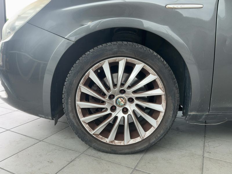 Alfa Romeo Giulietta 1.4 Turbo Distinctive 2010 – снимка 3