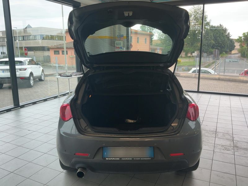 Alfa Romeo Giulietta 1.4 Turbo Distinctive 2010 – снимка 15