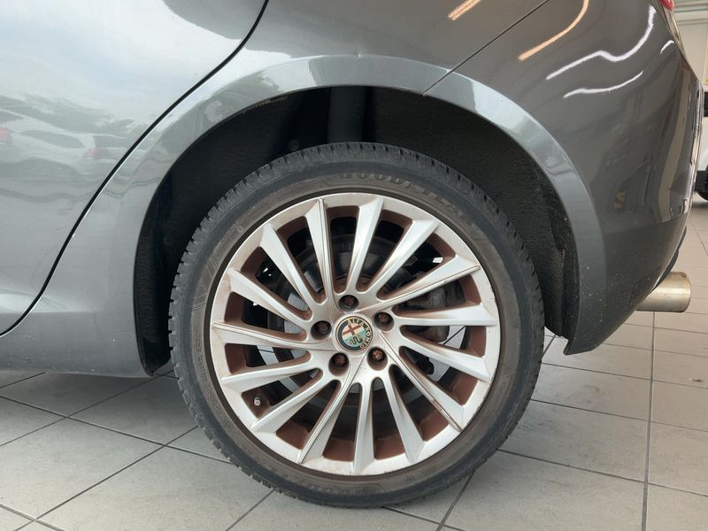 Alfa Romeo Giulietta 1.4 Turbo Distinctive 2010 – снимка 5