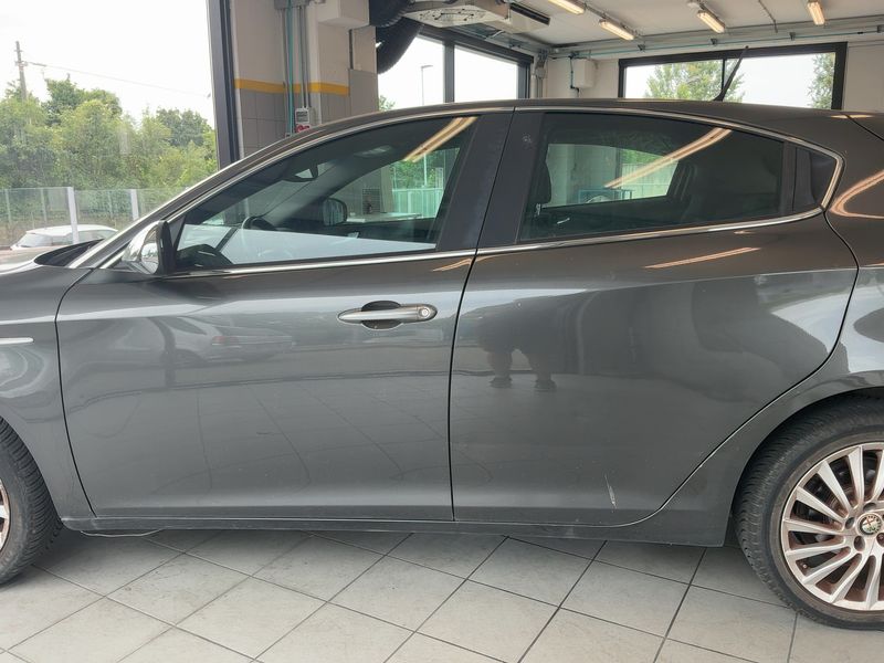 Alfa Romeo Giulietta 1.4 Turbo Distinctive 2010 – снимка 4