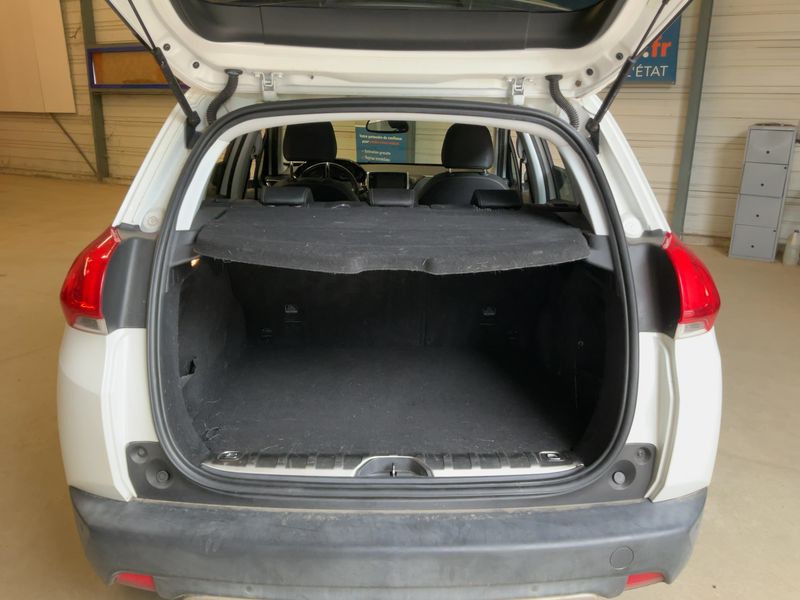 Peugeot 2008 1.2 PureTech Allure 2016 – снимка 15